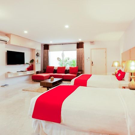 De42 Hotel 卡图 外观 照片