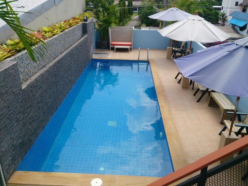 De42 Hotel 卡图 外观 照片