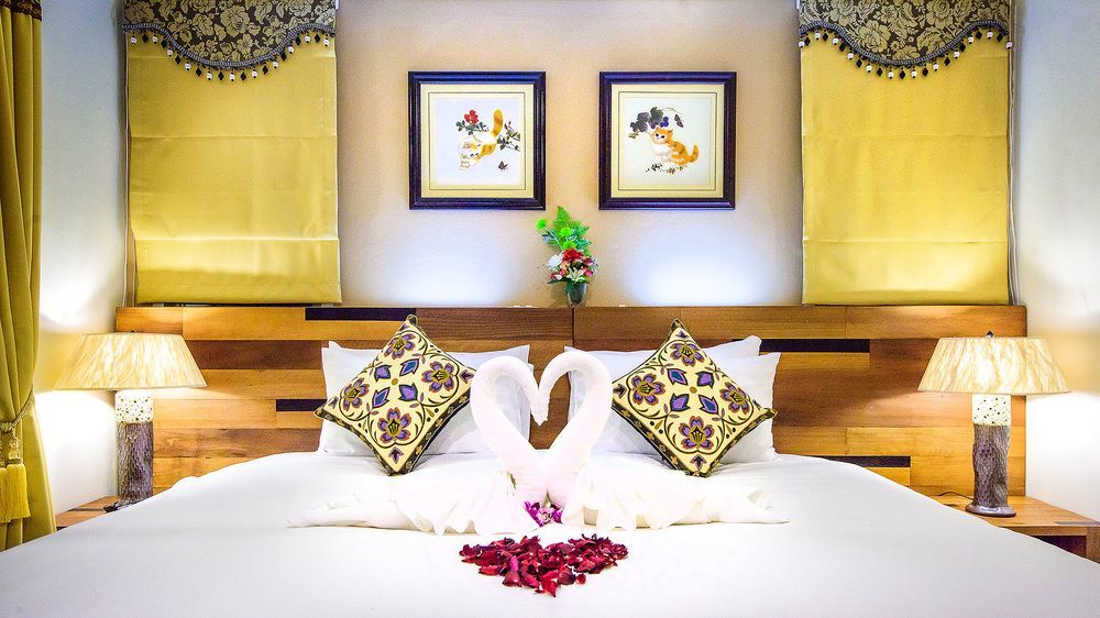 De42 Hotel 卡图 外观 照片