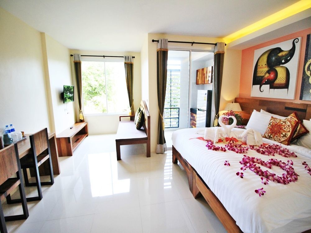 De42 Hotel 卡图 外观 照片
