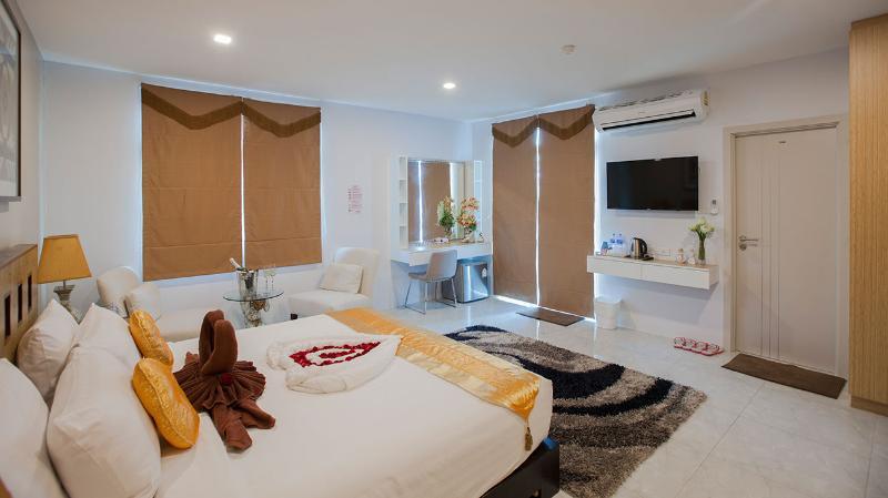 De42 Hotel 卡图 外观 照片