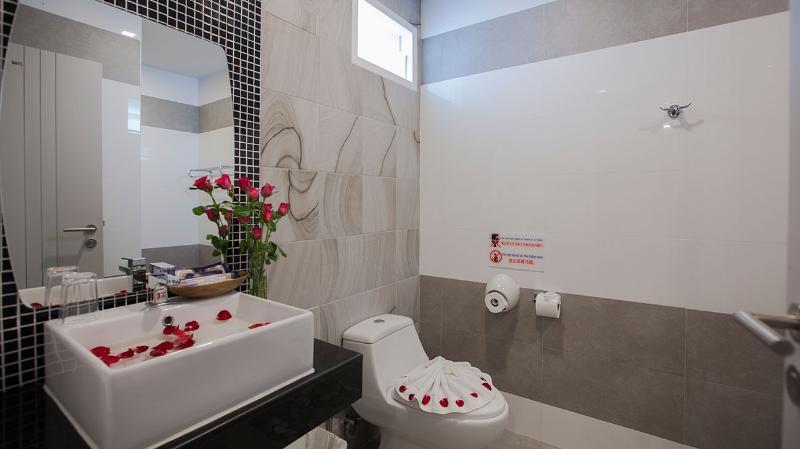 De42 Hotel 卡图 外观 照片