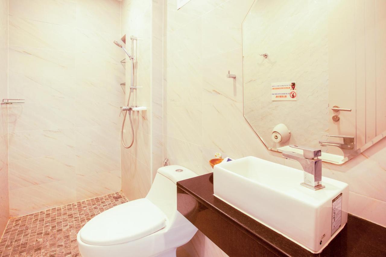 De42 Hotel 卡图 外观 照片
