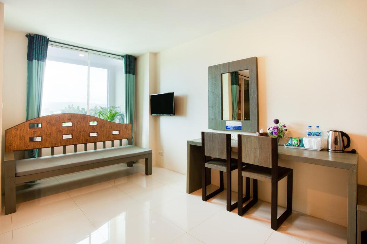 De42 Hotel 卡图 外观 照片